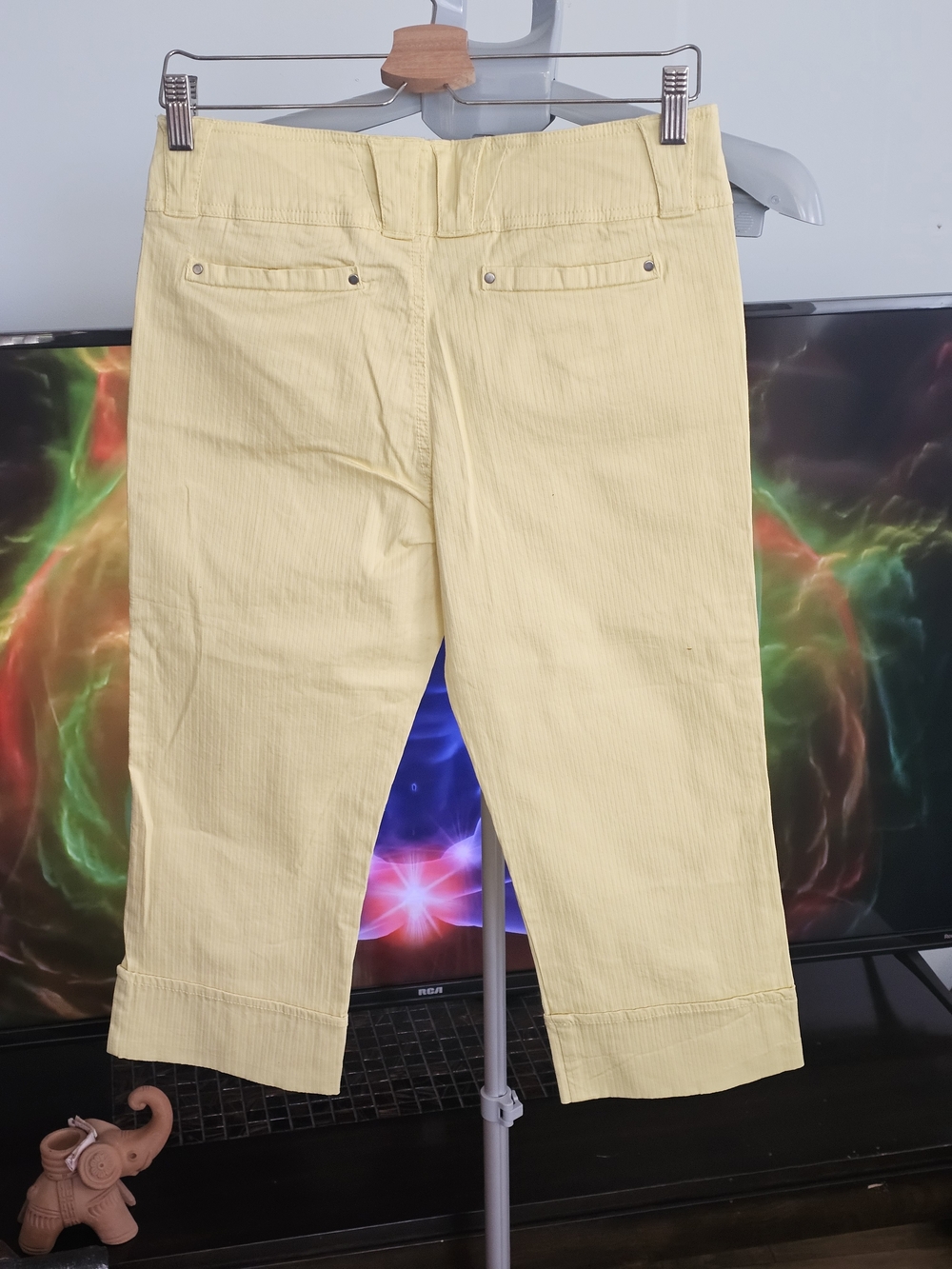 ❗️ MYMICHELLE Light Yellow Cropped Pants with Belt . NWT  ❗️ - Picture 2 of 10